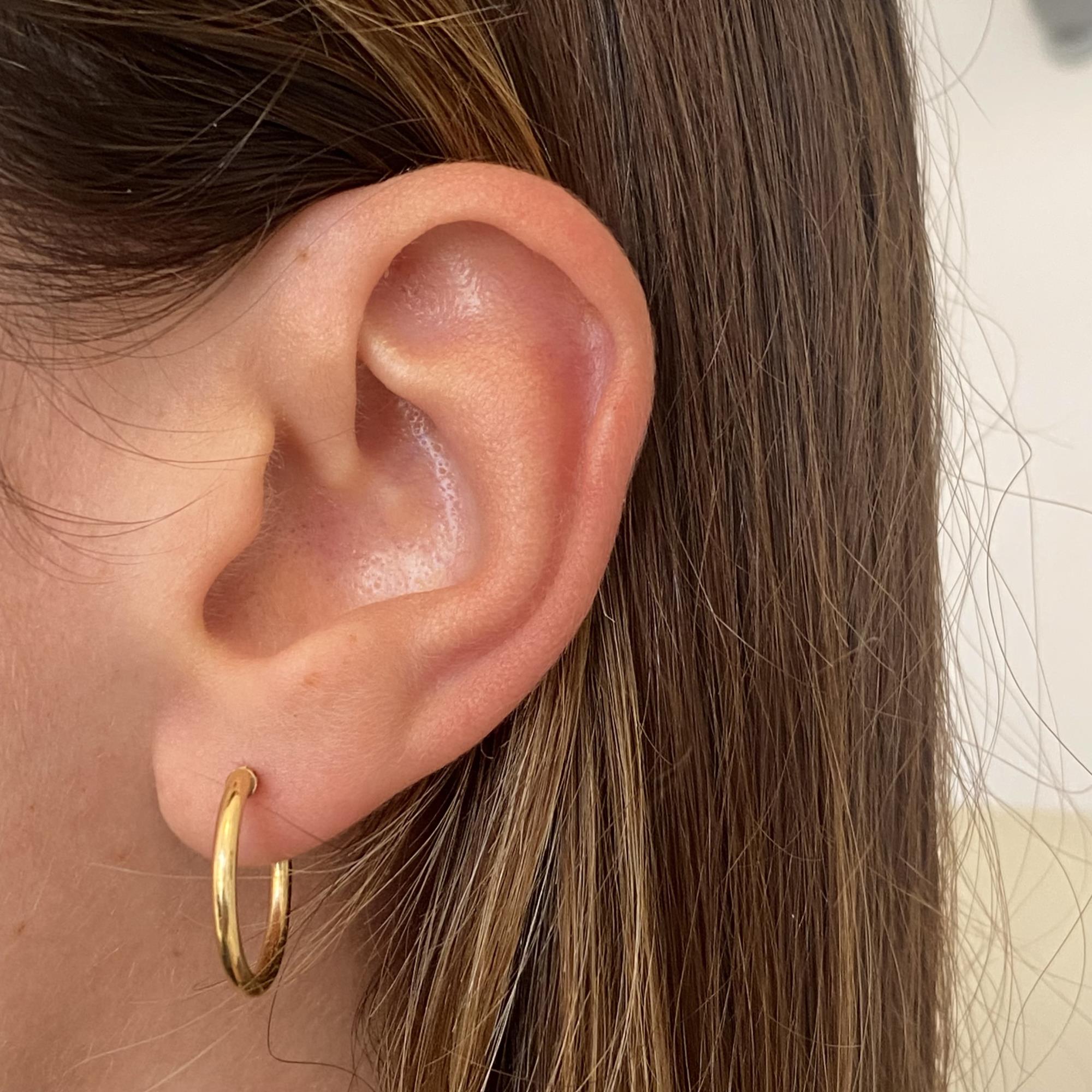 Orecchini vintage in oro 18kt cerchietto liscio