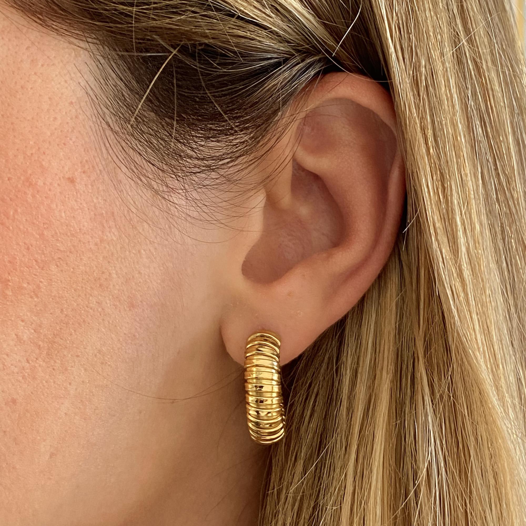 Orecchini vintage in oro 18kt cerchio iconico tubogas