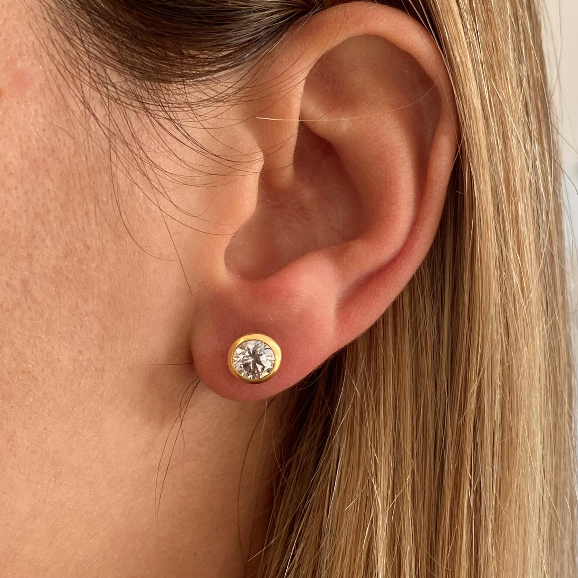 Orecchini vintage in oro 18kt con zirconi di taglio brillante
