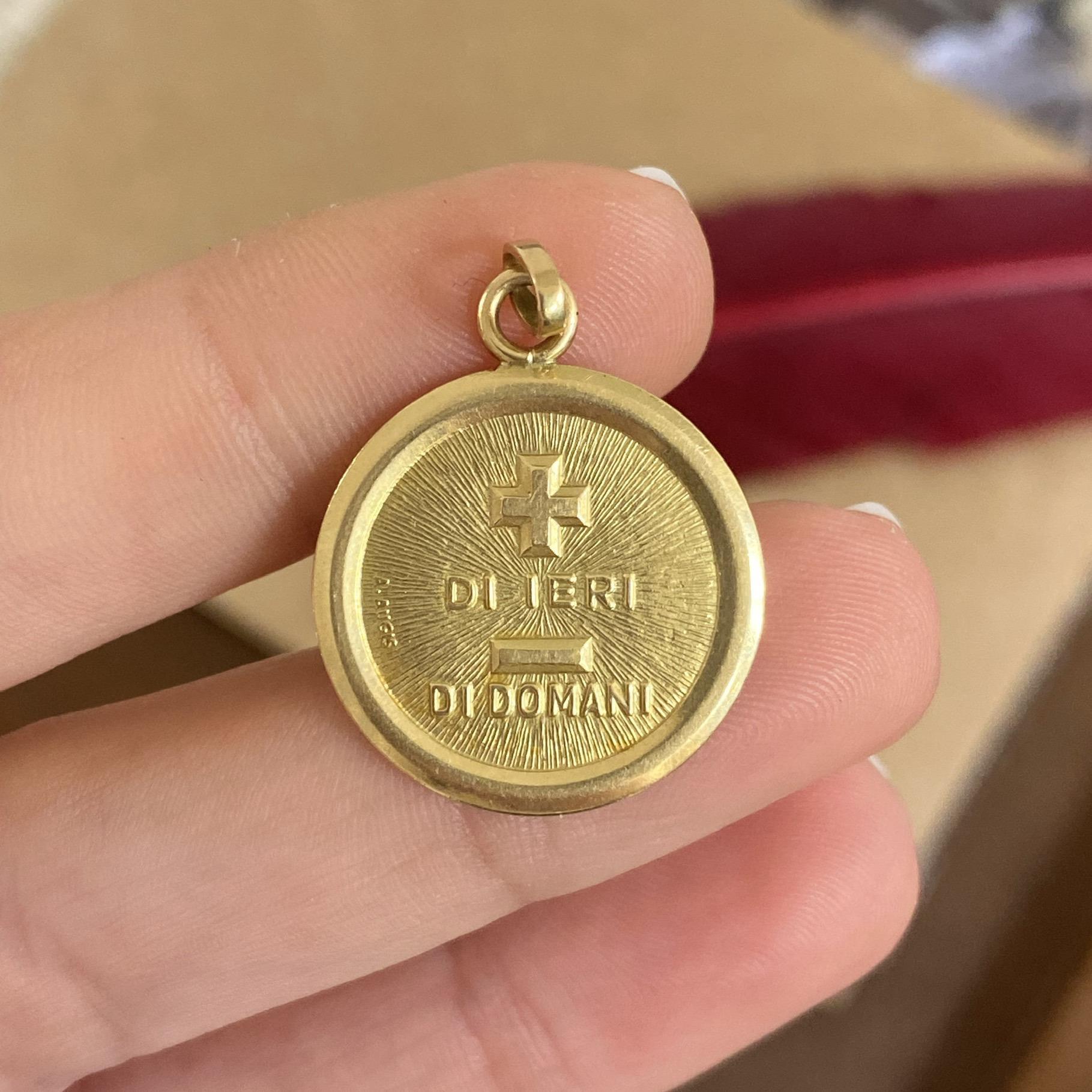 Rara medaglia dell amore in oro 18kt   Più di ieri, meno di domani  