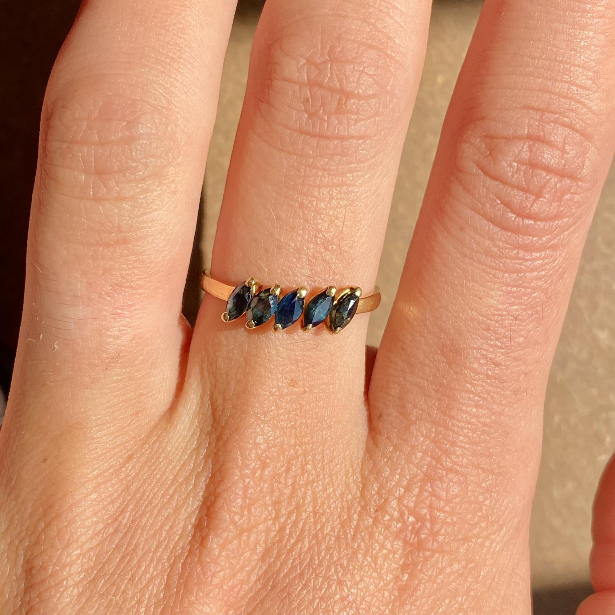 Rivière vintage in oro 18kt con zaffiri navette ct 0,60 ca.
