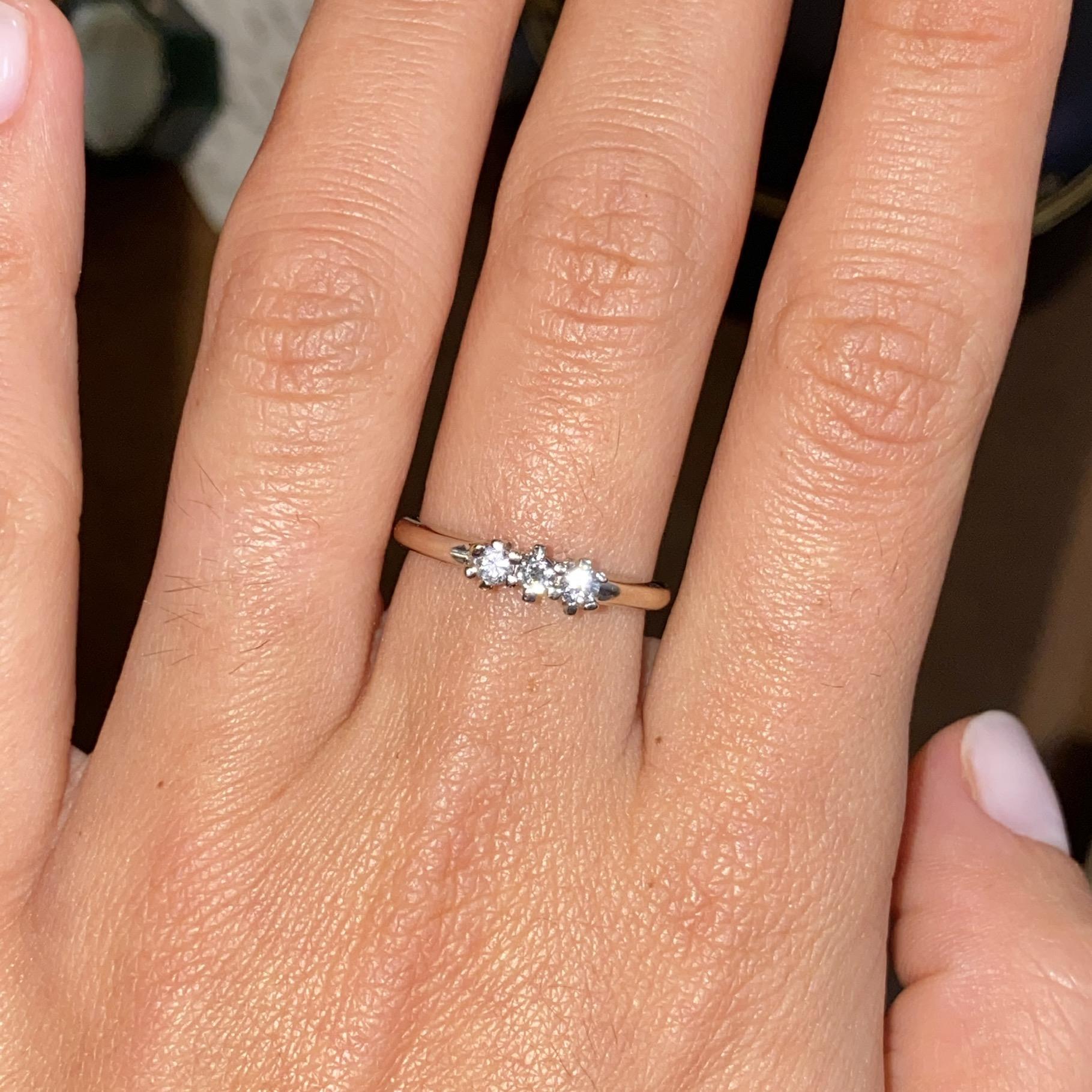 Trilogy vintage in oro 18kt con diamanti ct 0,15 ca.